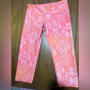 ALO Yoga Cropped leggings S Airbrush Capri in Guava Indio